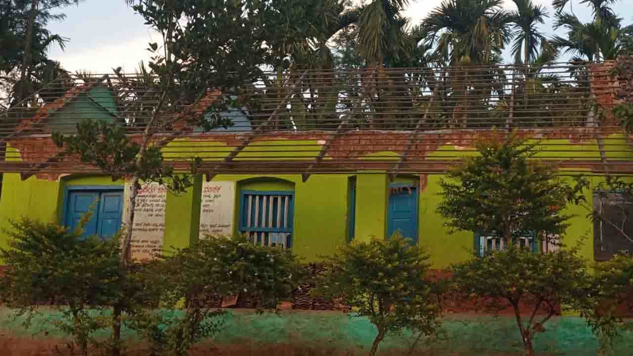ಲಾಕ್ಡೌನ್ ರಜೆ ಸದ್ಬಳಕೆ: ಖಾಸಗಿ ಶಾಲೆಗೆ ಸೆಡ್ಡು ಹೊಡೆದ ಸರ್ಕಾರಿ ಶಾಲೆ! ಲಾಕ್ಡೌನ್ ರಜೆ ಸದ್ಬಳಕೆ: ಖಾಸಗಿ ಶಾಲೆಗೆ ಸೆಡ್ಡು ಹೊಡೆದ ಸರ್ಕಾರಿ ಶಾಲೆ!