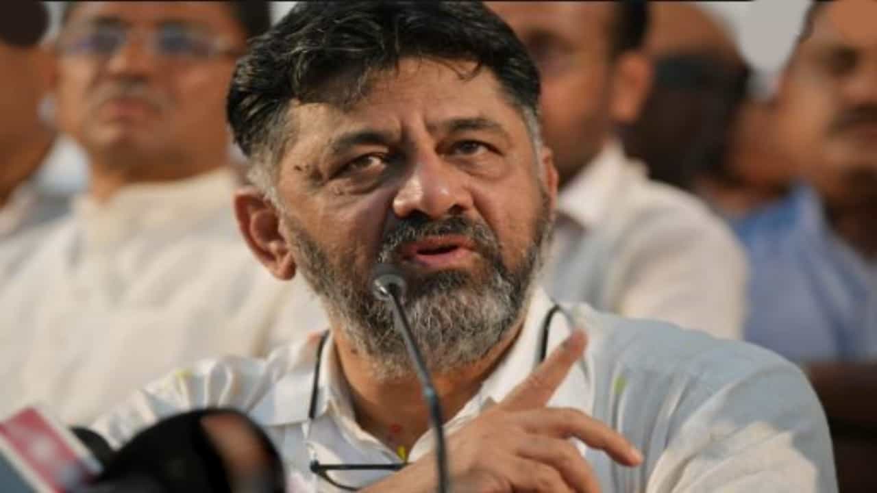 KPCC ಅಧ್ಯಕ್ಷರ ವಿರುದ್ಧ ಸಿಬಿಐ ತನಿಖೆಗೆ ಅಸ್ತು, ಡಿಕೆಶಿಗೆ ಮುಂದಿದೆಯಾ ಗಂಡಾಂತರ? KPCC ಅಧ್ಯಕ್ಷರ ವಿರುದ್ಧ ಸಿಬಿಐ ತನಿಖೆಗೆ ಅಸ್ತು, ಡಿಕೆಶಿಗೆ ಮುಂದಿದೆಯಾ ಗಂಡಾಂತರ?