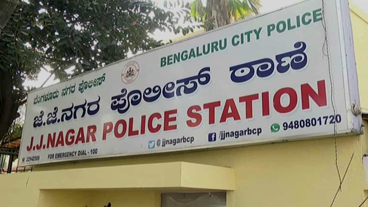 ಕಾರ್ಪೊರೇಟರ್ ಪಾಷಾ ವಿಕ್ಟೋರಿಯಾ ಪಾಲು, ಜೆ.ಜೆ.ನಗರ ಪೊಲೀಸರಿಗೂ ಶುರುವಾಯ್ತು ಭೀತಿ! ಕಾರ್ಪೊರೇಟರ್ ಪಾಷಾ ವಿಕ್ಟೋರಿಯಾ ಪಾಲು, ಜೆ.ಜೆ.ನಗರ ಪೊಲೀಸರಿಗೂ ಶುರುವಾಯ್ತು ಭೀತಿ!