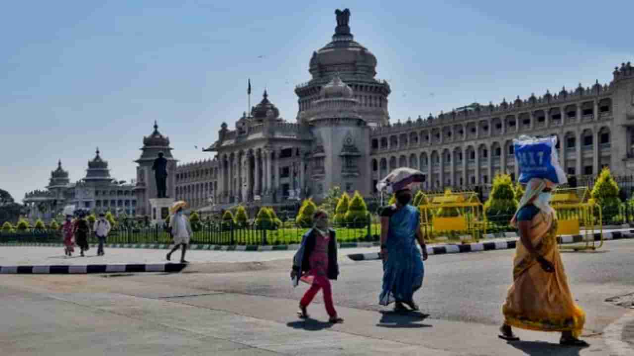 ಕಡುಕಷ್ಟ ಪಡುತ್ತಿದ್ದ ವಲಸೆ ಕಾರ್ಮಿಕರ ಕೈಹಿಡಿದ ಸುಪ್ರೀಂಕೋರ್ಟ್!