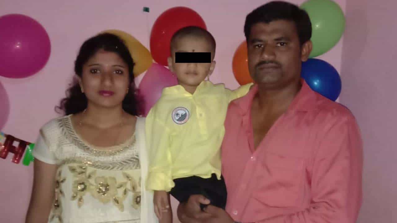 ಮೈಸೂರು: ವರದಕ್ಷಿಣೆ ಆಸೆಗೆ ಪತ್ನಿಯನ್ನೇ ಕೊಲೆ ಮಾಡಿದ್ನಾ ಪೊಲೀಸ್ ಪೇದೆ? ಮೈಸೂರು: ವರದಕ್ಷಿಣೆ ಆಸೆಗೆ ಪತ್ನಿಯನ್ನೇ ಕೊಲೆ ಮಾಡಿದ್ನಾ ಪೊಲೀಸ್ ಪೇದೆ?