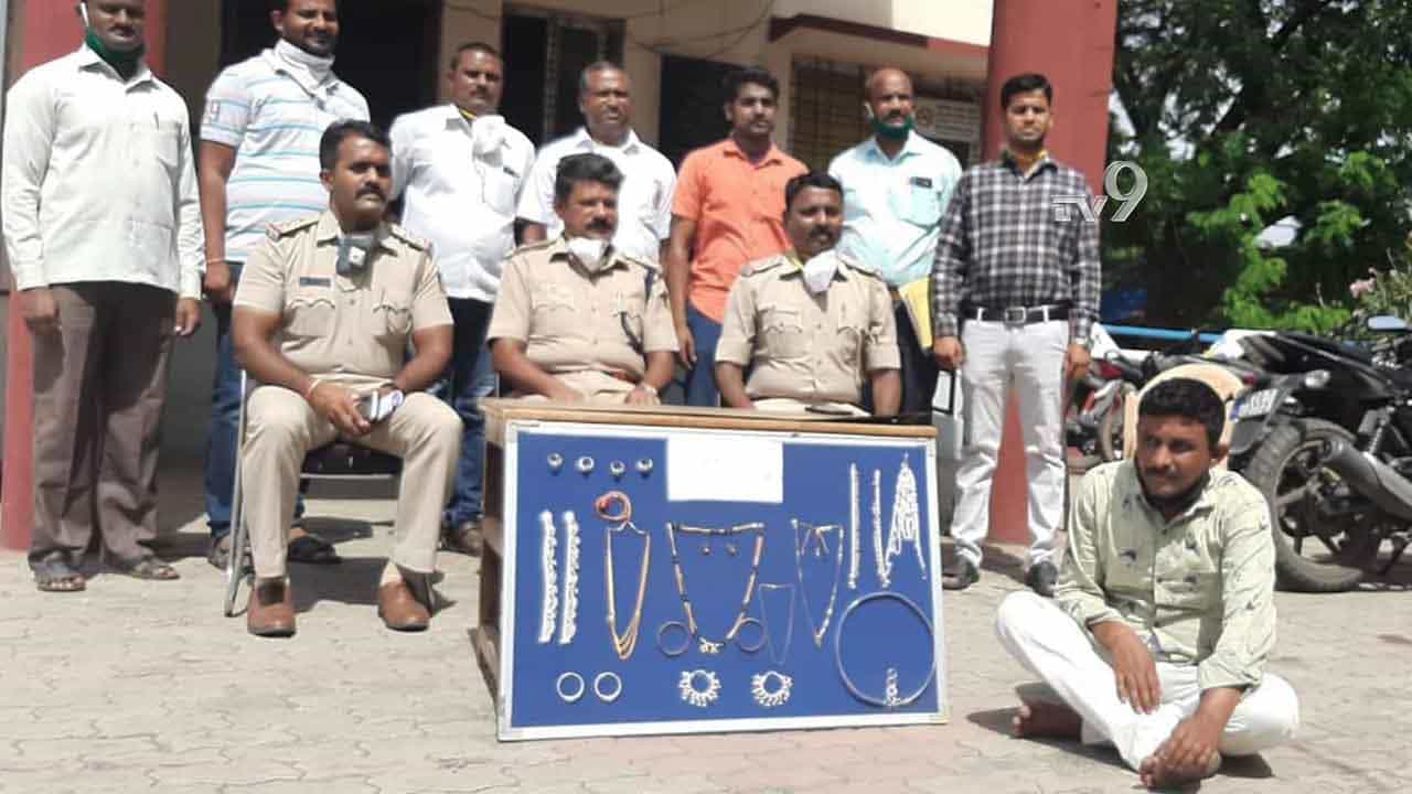 ಲಾಕ್ಡೌನ್ ಸಮಯದಲ್ಲಿ ಒಂಟಿ ಮನೆಗಳನ್ನ ಟಾರ್ಗೆಟ್ ಮಾಡ್ತಿದ್ದ ಖದೀಮ ಅಂದರ್ ಲಾಕ್ಡೌನ್ ಸಮಯದಲ್ಲಿ ಒಂಟಿ ಮನೆಗಳನ್ನ ಟಾರ್ಗೆಟ್ ಮಾಡ್ತಿದ್ದ ಖದೀಮ ಅಂದರ್