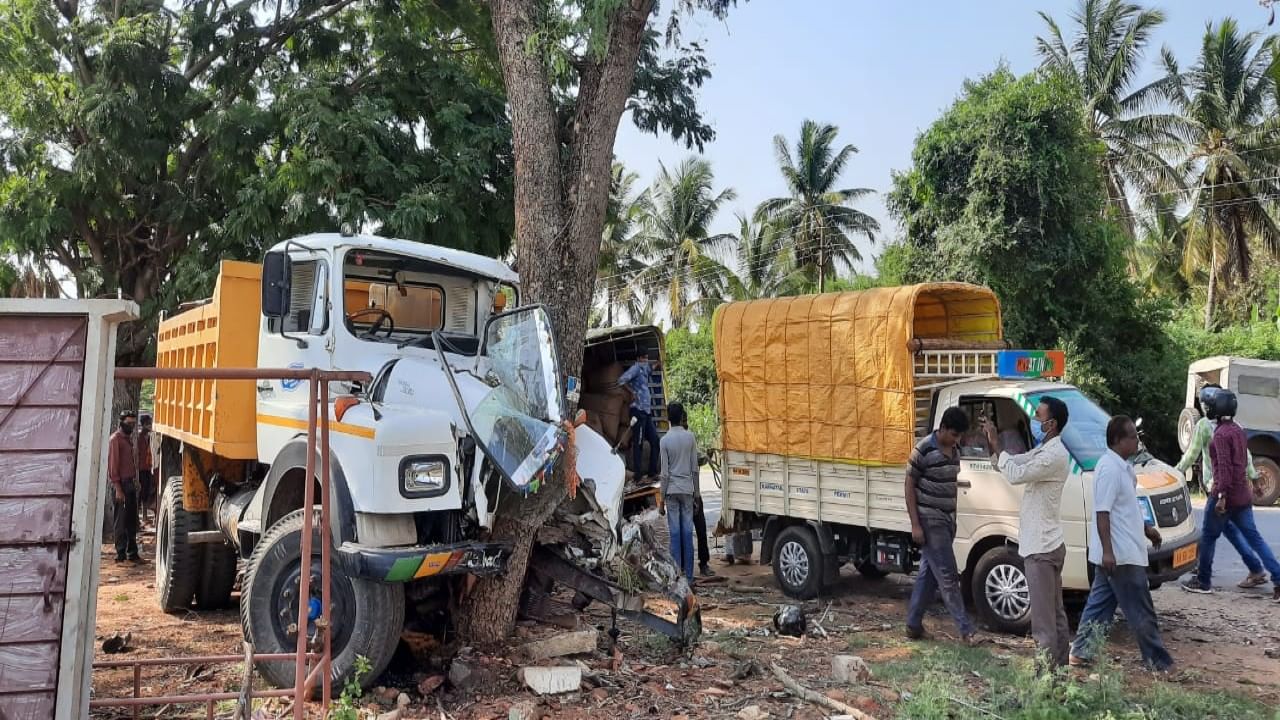 ಬೈಕ್-ಟಿಪ್ಪರ್ ಡಿಕ್ಕಿ: ತಾತ-ಮೊಮ್ಮಗ ಸ್ಥಳದಲ್ಲೇ ಸಾವು