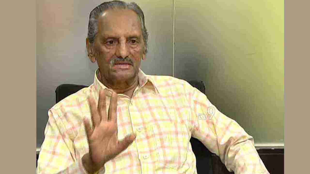 ಜೆ.ಸಿ.ನಗರದ ಖಬರಸ್ತಾನದಲ್ಲಿ ನಿಸಾರ್ ಅಹಮದ್ ಅಂತ್ಯಕ್ರಿಯೆ