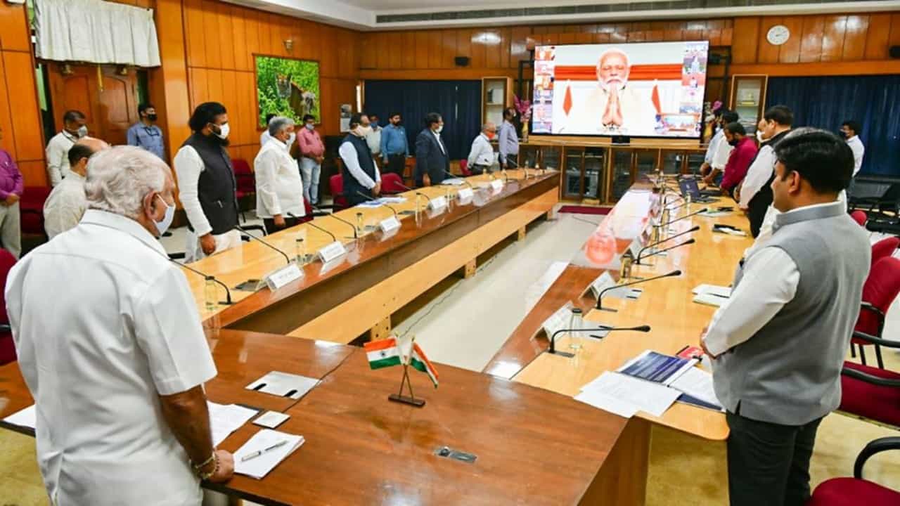 ಕೋವಿಡ್ ನಿಯಂತ್ರಣ ಬಗ್ಗೆ ಪ್ರಧಾನಿ ಮೋದಿಗೆ ‘ಪಾಸಿಟೀವ್’ ವಿವರಣೆ ನೀಡಿದ ಯಡಿಯೂರಪ್ಪ ಕೋವಿಡ್ ನಿಯಂತ್ರಣ ಬಗ್ಗೆ ಪ್ರಧಾನಿ ಮೋದಿಗೆ ‘ಪಾಸಿಟೀವ್’ ವಿವರಣೆ ನೀಡಿದ ಯಡಿಯೂರಪ್ಪ