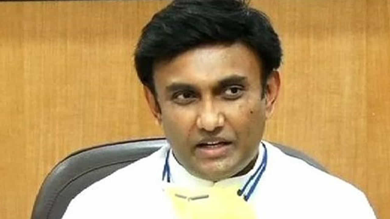 ವೈದ್ಯಕೀಯ ಶಿಕ್ಷಣ ಸಚಿವ ಸುಧಾಕರ್ ಪತ್ನಿ, ಮಗಳಿಗೂ ಕೊರೊನಾ ಪಾಸಿಟಿವ್ ವೈದ್ಯಕೀಯ ಶಿಕ್ಷಣ ಸಚಿವ ಸುಧಾಕರ್ ಪತ್ನಿ, ಮಗಳಿಗೂ ಕೊರೊನಾ ಪಾಸಿಟಿವ್