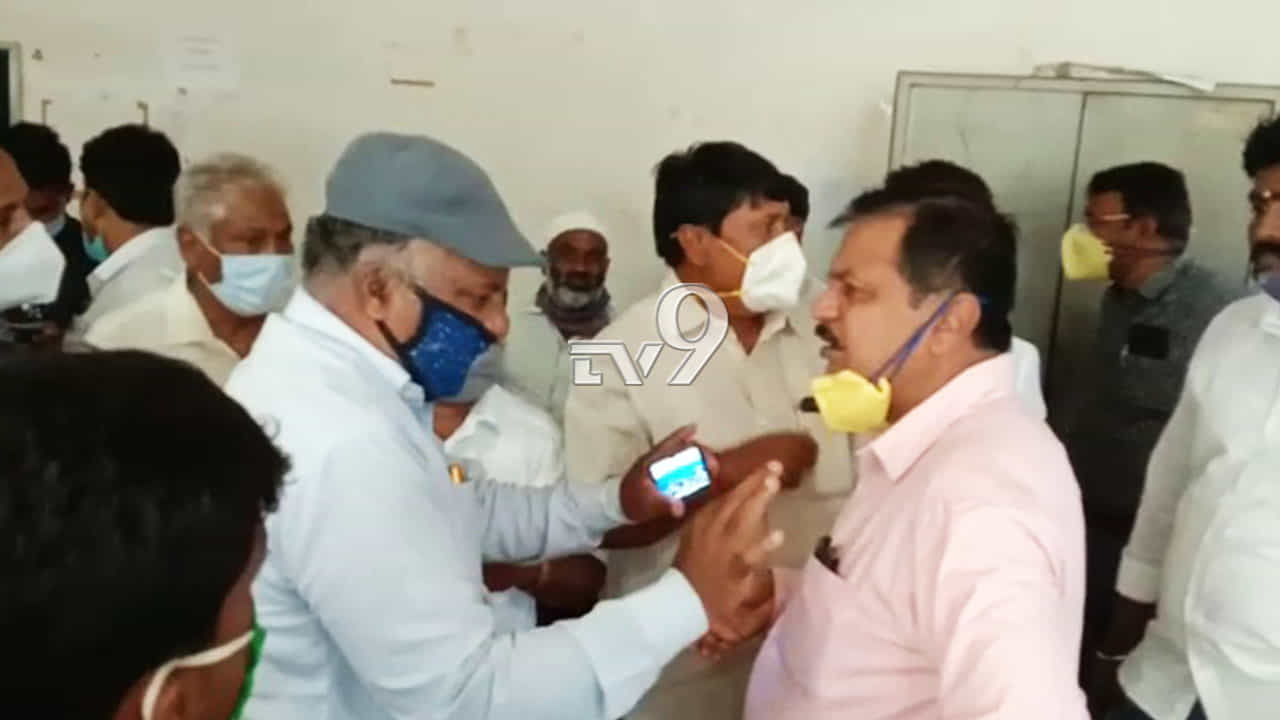 ಕೊರೊನಾ ಮಧ್ಯೆಯೇ ಗದಗದಲ್ಲಿ ಸೈಟ್‌ ಹರಾಜು, ಅಧಿಕಾರಿಗಳ ವಿರುದ್ಧ ಜನರ ಆಕ್ರೋಶ