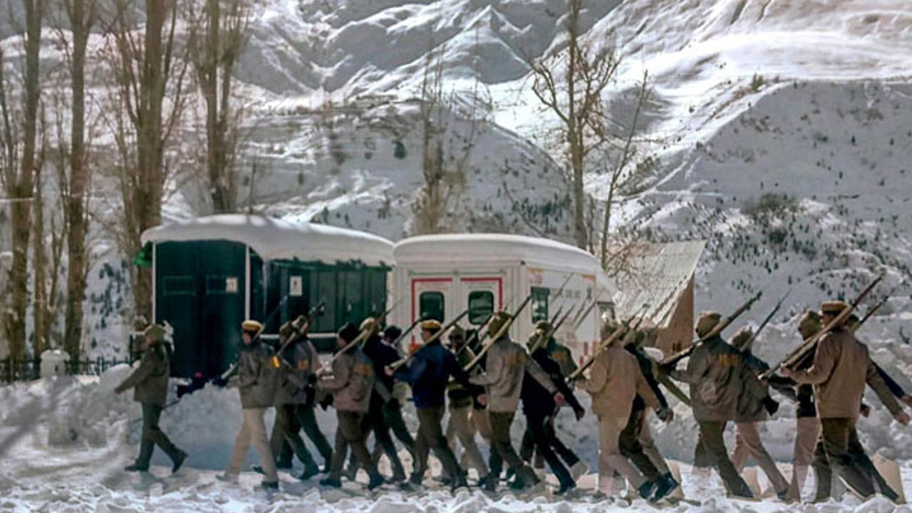 ಭಾರತೀಯ ಸೇನೆಗೆ ತುರ್ತು ಅಧಿಕಾರ ನೀಡಿದ ಸರ್ಕಾರ ಭಾರತೀಯ ಸೇನೆಗೆ ತುರ್ತು ಅಧಿಕಾರ ನೀಡಿದ ಸರ್ಕಾರ