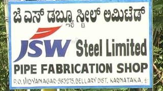 ಹುಟ್ಟುಹಬ್ಬ ಸಂಭ್ರಮದಲ್ಲಿ ಸಾಮಾಜಿಕ ಅಂತರ ಮರೆತ್ರು, PSIಗೆ ಹಾಲಿನ ಅಭಿಷೇಕ ಮಾಡಿದ್ರು..