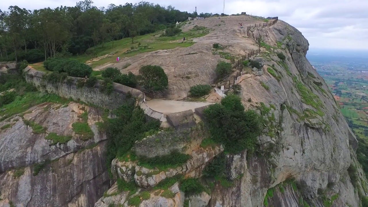 ಪ್ರೇಮಿಗಳ Hot Spot ನಂದಿ ಬೆಟ್ಟಕ್ಕೆ ಇನ್ನೂ ಯಾರೂ ಬರಬೇಡಿ.. ಯಾಕೆ? ಪ್ರೇಮಿಗಳ Hot Spot ನಂದಿ ಬೆಟ್ಟಕ್ಕೆ ಇನ್ನೂ ಯಾರೂ ಬರಬೇಡಿ.. ಯಾಕೆ?