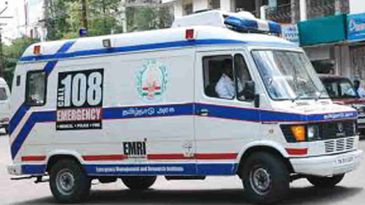 ಬದುಕಿದ್ದಾಗ ಚಿಕಿತ್ಸೆ ಸಿಗಲಿಲ್ಲ.. ಸತ್ತ ಮೇಲೆ ಆ್ಯಂಬುಲೆನ್ಸ್ ಬರಲಿಲ್ಲ, ಸೋಂಕಿತರಿಗೆ ಇದೆಂತ ಯಾತನೆ