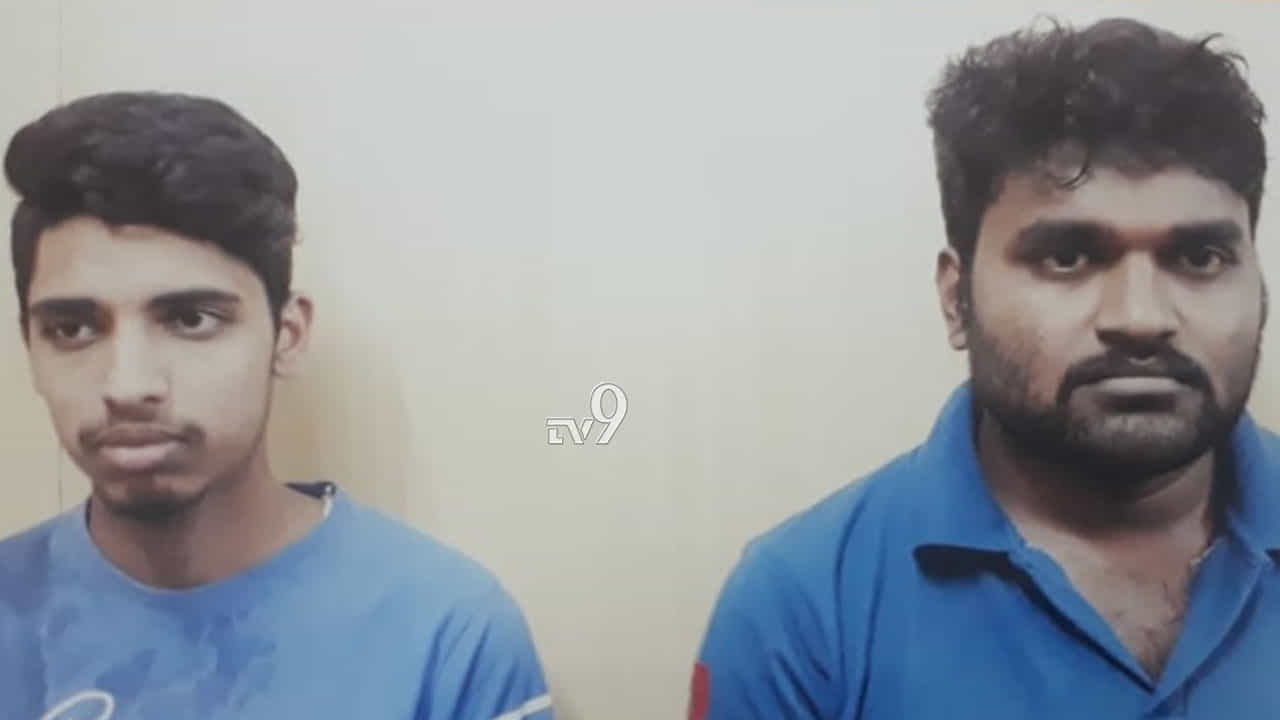ನಕಲಿ ಆರ್ಸಿ ಕಾರ್ಡ್, ಇನ್ಶೂರೆನ್ಸ್ ಸಿದ್ಧಪಡಿಸುತ್ತಿದ್ದ ಆರೋಪಿಗಳು ಅಂದರ್ ನಕಲಿ ಆರ್ಸಿ ಕಾರ್ಡ್, ಇನ್ಶೂರೆನ್ಸ್ ಸಿದ್ಧಪಡಿಸುತ್ತಿದ್ದ ಆರೋಪಿಗಳು ಅಂದರ್