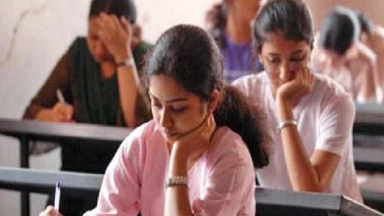 ತಮಿಳುನಾಡಿನಲ್ಲೂ SSLC ಪರೀಕ್ಷೆ ರದ್ದಾಯ್ತು! ರಾಜ್ಯದಲ್ಲಿ ಸುರೇಶ್ ಕುಮಾರ್ ನಿರ್ಧಾರ ಏನು? ತಮಿಳುನಾಡಿನಲ್ಲೂ SSLC ಪರೀಕ್ಷೆ ರದ್ದಾಯ್ತು! ರಾಜ್ಯದಲ್ಲಿ ಸುರೇಶ್ ಕುಮಾರ್ ನಿರ್ಧಾರ ಏನು?
