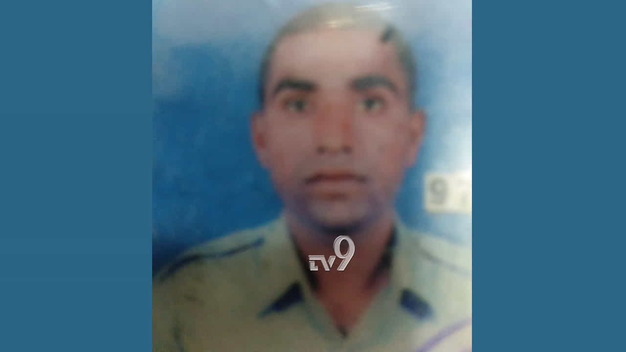 ಬೆಳಗಾವಿಯಲ್ಲಿ ಟ್ರೈನಿ ಯೋಧ ಗುಂಡು ಹಾರಿಸಿಕೊಂಡು ಆತ್ಮಹತ್ಯೆ ಬೆಳಗಾವಿಯಲ್ಲಿ ಟ್ರೈನಿ ಯೋಧ ಗುಂಡು ಹಾರಿಸಿಕೊಂಡು ಆತ್ಮಹತ್ಯೆ