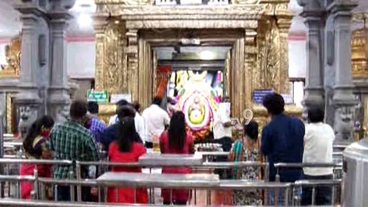 ಬನಶಂಕರಿ ದೇವಸ್ಥಾನದಲ್ಲಿ ವರಮಹಾಲಕ್ಷ್ಮಿ ಹಬ್ಬದ ಸಂಭ್ರಮ ಬನಶಂಕರಿ ದೇವಸ್ಥಾನದಲ್ಲಿ ವರಮಹಾಲಕ್ಷ್ಮಿ ಹಬ್ಬದ ಸಂಭ್ರಮ