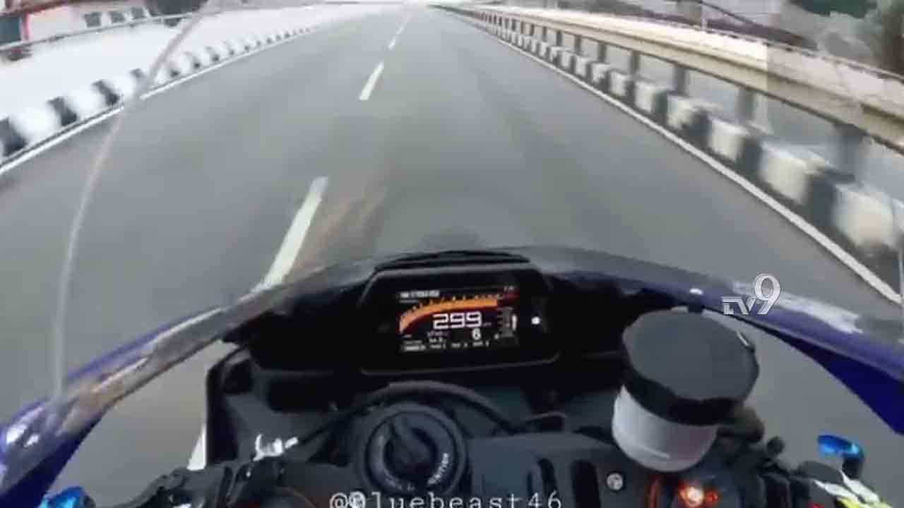 Hi-Speed ಜಾಲಿ ರೈಡ್: ಹಿಂದಿನಿಂದ ಬಂದು ಪೊಲೀಸರು ಅರೆಸ್ಟ್ ಮಾಡಿದ್ರು! ಯಾವ ಫ್ಲೈಓವರ್ ಮೇಲೆ? Hi-Speed ಜಾಲಿ ರೈಡ್: ಹಿಂದಿನಿಂದ ಬಂದು ಪೊಲೀಸರು ಅರೆಸ್ಟ್ ಮಾಡಿದ್ರು! ಯಾವ ಫ್ಲೈಓವರ್ ಮೇಲೆ?