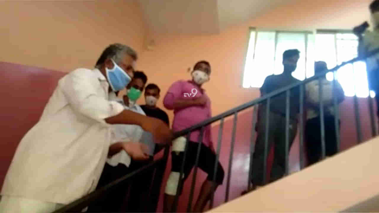 ನಮ್ಮನ್ನ ಇಲ್ಲಿ ಬಂಧಿಸಿಡೋ ಬದಲು ಜೈಲಿಗಾದ್ರೂ ಹಾಕಿ.. ಹೀಗಂದವರು ಯಾರು?