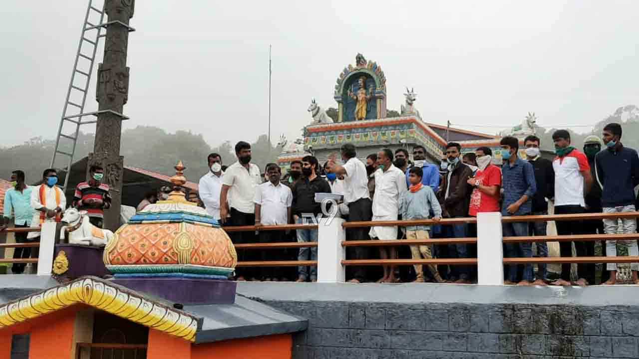ಜನರಿಗೊಂದು ರೂಲ್ಸು, ಸಚಿವರಿಗೊಂದು ರೂಲ್ಸು ? ತಾವೇ ಮಾಡಿದ ಸಂಡೇ ಲಾಕ್ಡೌನ್ಗೆ ಡೋಂಟ್ಕೇರ್.. ಜನರಿಗೊಂದು ರೂಲ್ಸು, ಸಚಿವರಿಗೊಂದು ರೂಲ್ಸು ? ತಾವೇ ಮಾಡಿದ ಸಂಡೇ ಲಾಕ್ಡೌನ್ಗೆ ಡೋಂಟ್ಕೇರ್..