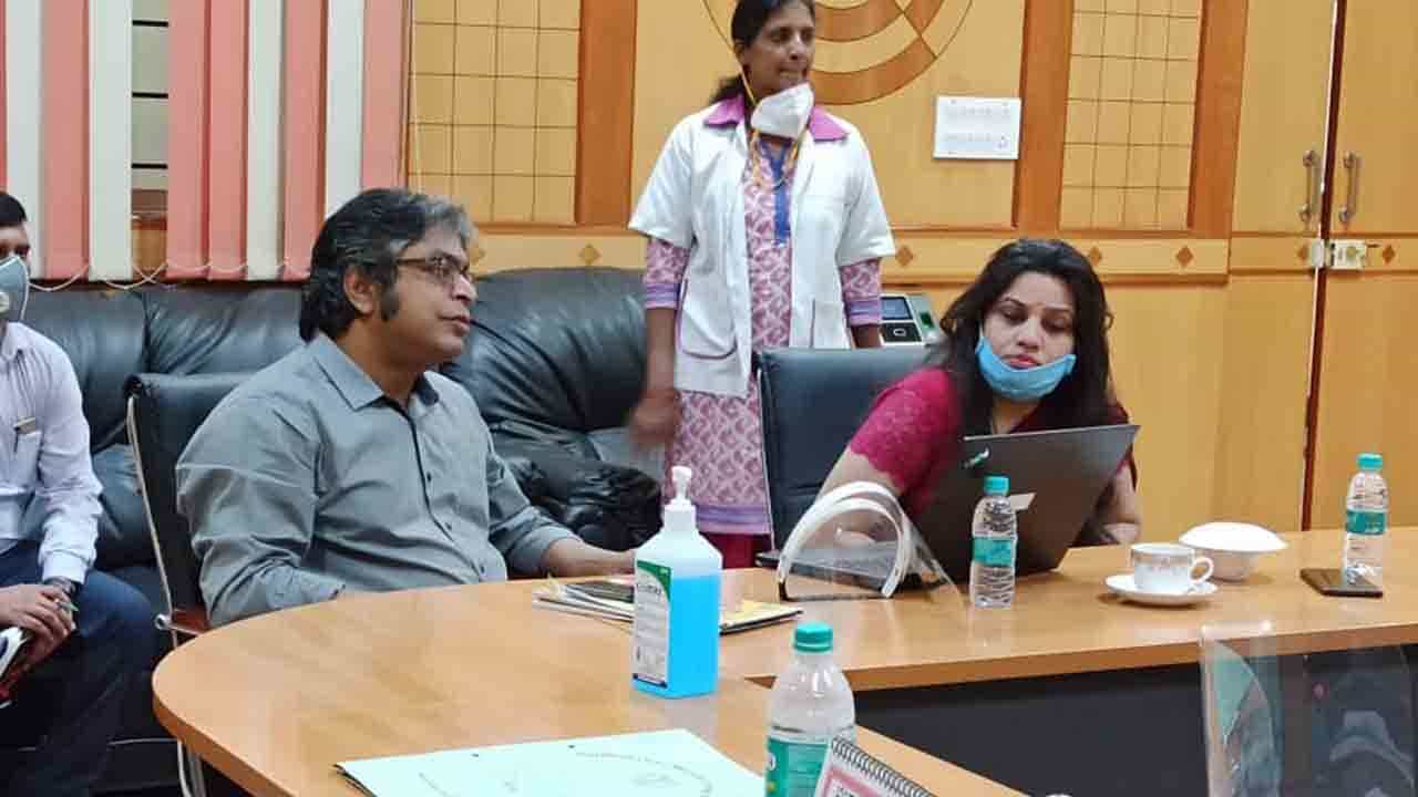 ‘ಖಾಸಗಿ ಆಸ್ಪತ್ರೆಗಳ ಮೇಲೆ ನಿಗಾವಹಿಸುವ ಜವಾಬ್ದಾರಿ ನನಗೆ ಹಾಗೂ ಹರ್ಷಗುಪ್ತಾಗೆ ಕೊಡಿ’ ‘ಖಾಸಗಿ ಆಸ್ಪತ್ರೆಗಳ ಮೇಲೆ ನಿಗಾವಹಿಸುವ ಜವಾಬ್ದಾರಿ ನನಗೆ ಹಾಗೂ ಹರ್ಷಗುಪ್ತಾಗೆ ಕೊಡಿ’