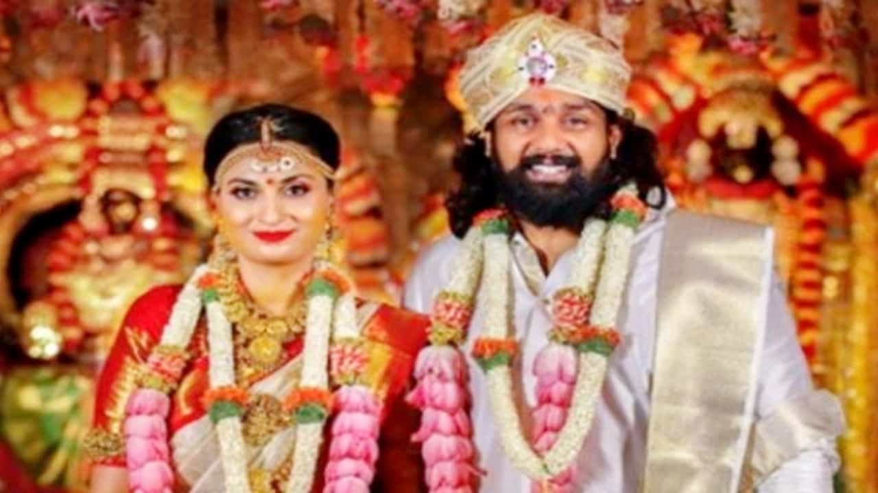 ಸರ್ಜಾ ಕುಟುಂಬಕ್ಕೆ ಮತ್ತೊಂದು ಕಂಟಕ, ಧ್ರುವ ದಂಪತಿ ಆಸ್ಪತ್ರೆಗೆ ದಾಖಲು ಸರ್ಜಾ ಕುಟುಂಬಕ್ಕೆ ಮತ್ತೊಂದು ಕಂಟಕ, ಧ್ರುವ ದಂಪತಿ ಆಸ್ಪತ್ರೆಗೆ ದಾಖಲು
