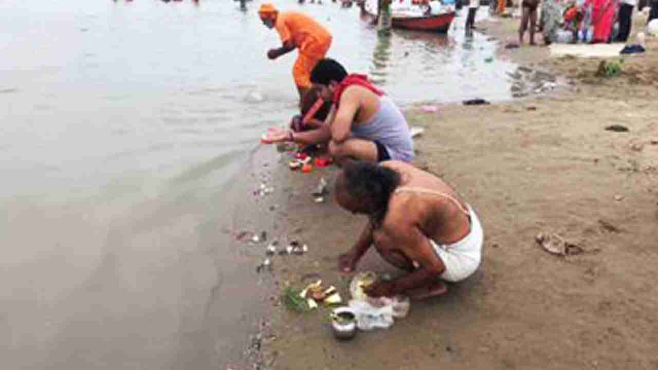 ಇಂದು ಗುರು ಪೂರ್ಣಿಮೆ: ಸಂಗಮ್ ಘಾಟ್‌ನಲ್ಲಿ ನಡೆಯುತ್ತಿದೆ ಪವಿತ್ರ ಸ್ನಾನ, ಪೂಜೆ