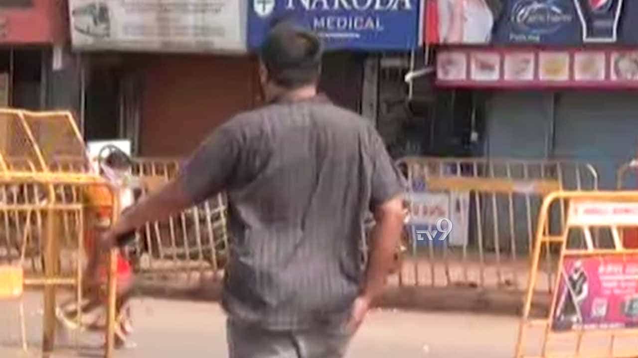 ಹುಬ್ಬಳ್ಳಿ ರಸ್ತೆಗಳಲ್ಲಿ ಕೊರೊನಾ ಸೋಂಕಿತನ ಓಡಾಟ, ಮುಂದೇನಾಯ್ತು? ಹುಬ್ಬಳ್ಳಿ ರಸ್ತೆಗಳಲ್ಲಿ ಕೊರೊನಾ ಸೋಂಕಿತನ ಓಡಾಟ, ಮುಂದೇನಾಯ್ತು?