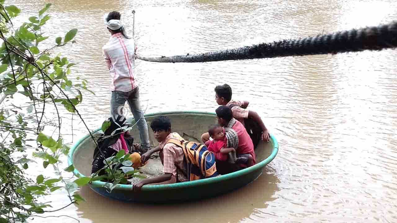 ಮಳಗಿ ಗ್ರಾಮಸ್ಥರಿಗೆ ಕೊನೆಗೂ ತಪ್ಪಿತು ತೆಪ್ಪದ ಓಡಾಟ, ಬದುಕಿನ ಪರದಾಟ! ಮಳಗಿ ಗ್ರಾಮಸ್ಥರಿಗೆ ಕೊನೆಗೂ ತಪ್ಪಿತು ತೆಪ್ಪದ ಓಡಾಟ, ಬದುಕಿನ ಪರದಾಟ!