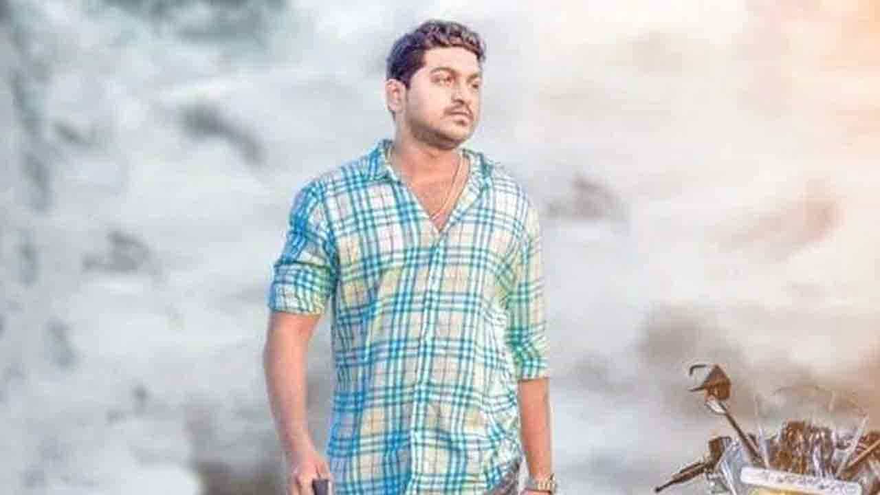 ಮಾಸ್ಕ್ ಧರಿಸಿಲ್ಲ ಅಂತಾ ಪೊಲೀಸರಿಂದ ಹಲ್ಲೆ, ಯುವಕನ ಸಾವು, ಎಲ್ಲಿ? ಮಾಸ್ಕ್ ಧರಿಸಿಲ್ಲ ಅಂತಾ ಪೊಲೀಸರಿಂದ ಹಲ್ಲೆ, ಯುವಕನ ಸಾವು, ಎಲ್ಲಿ?