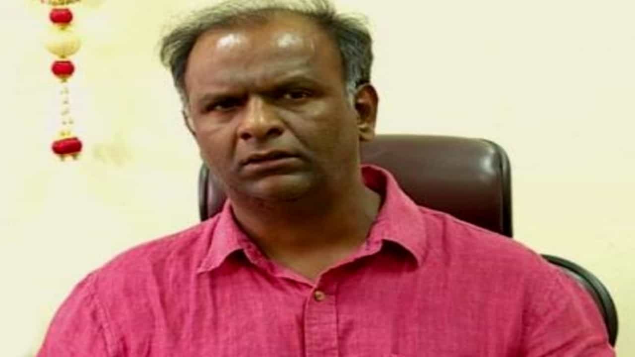 ಮೂರೇ ವಾರದಲ್ಲಿ ಮೂರ್ತಿ ಮರುನೇಮಕಾತಿ ಆಗಬೇಕು: ಹೈಕೋರ್ಟ್ ಆದೇಶ ಮೂರೇ ವಾರದಲ್ಲಿ ಮೂರ್ತಿ ಮರುನೇಮಕಾತಿ ಆಗಬೇಕು: ಹೈಕೋರ್ಟ್ ಆದೇಶ