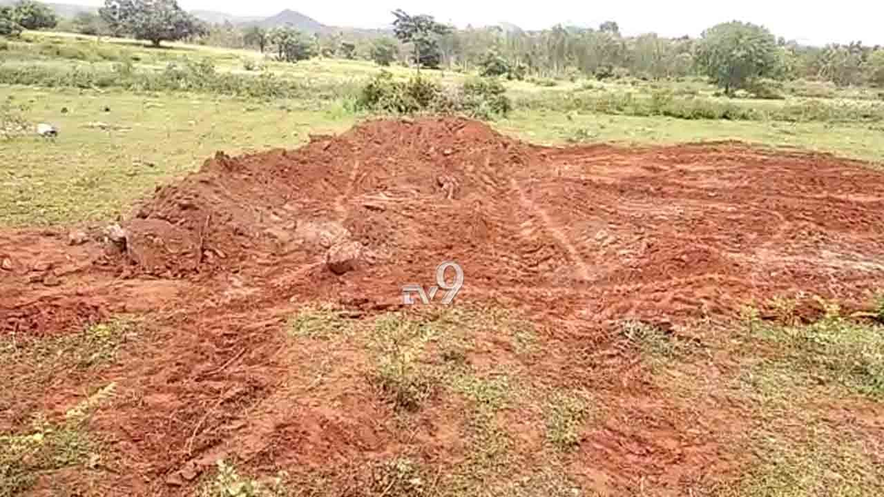 ಬೆಂಗಳೂರು ಅಪರಿಚಿತರಿಂದ ರಾತ್ರೋರಾತ್ರಿ ಅಂತ್ಯಕ್ರಿಯೆಗೆ ಸಿದ್ಧತೆ: JCB ಜಖಂ, ಅರೆಸ್ಟ್ ಬೆಂಗಳೂರು ಅಪರಿಚಿತರಿಂದ ರಾತ್ರೋರಾತ್ರಿ ಅಂತ್ಯಕ್ರಿಯೆಗೆ ಸಿದ್ಧತೆ: JCB ಜಖಂ, ಅರೆಸ್ಟ್