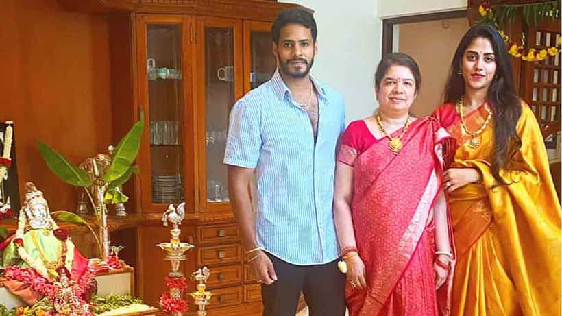 ಮದುವೆ ನಂತರ ನಿಖಿಲ್, ರೇವತಿ ದಂಪತಿಯ ಫಸ್ಟ್ ವರಮಹಾಲಕ್ಷ್ಮಿ ಹಬ್ಬ!