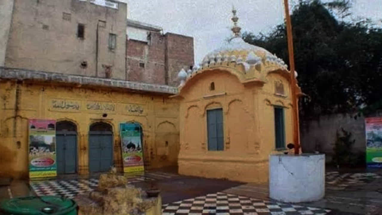 ಸಿಖ್ ಗುರುದ್ವಾರ ಕೆಡವಿ.. ಮಸೀದಿ ನಿರ್ಮಾಣಕ್ಕೆ ಮುಂದಾದ ಪಾಪಿ ಪಾಕಿಸ್ತಾನ ಸಿಖ್ ಗುರುದ್ವಾರ ಕೆಡವಿ.. ಮಸೀದಿ ನಿರ್ಮಾಣಕ್ಕೆ ಮುಂದಾದ ಪಾಪಿ ಪಾಕಿಸ್ತಾನ