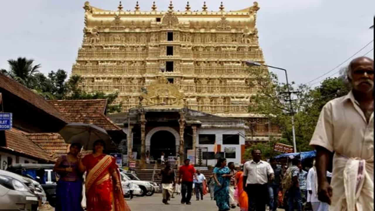 5 ತಿಂಗಳ ಬಳಿಕ ಭಕ್ತರಿಗೆ ಪದ್ಮನಾಭ ಸ್ವಾಮಿಯ ಅನಂತ ದರ್ಶನ
