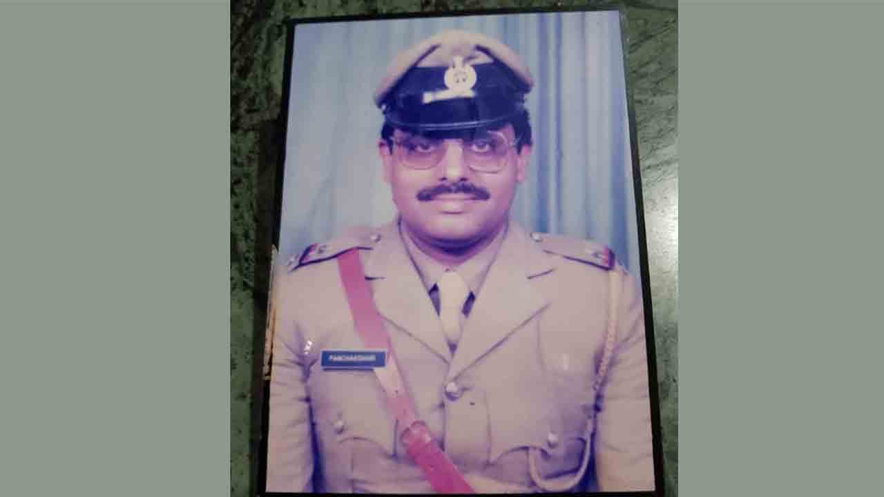 ಮೂರು ದಿನದಿಂದ ಆಸ್ಪತ್ರೆ ಅಲೆದಾಡಿ ಪ್ರಾಣ ಬಿಟ್ಟ ನಿವೃತ್ತ ಸಬ್ಇನ್ಸ್ಪೆಕ್ಟರ್ ಮೂರು ದಿನದಿಂದ ಆಸ್ಪತ್ರೆ ಅಲೆದಾಡಿ ಪ್ರಾಣ ಬಿಟ್ಟ ನಿವೃತ್ತ ಸಬ್ಇನ್ಸ್ಪೆಕ್ಟರ್