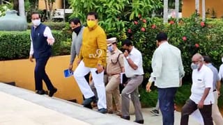 ಕಾಡಿ ಬೇಡಿದ್ರೂ ಸಿಗಲಿಲ್ಲ ಚಿಕಿತ್ಸೆ, ಹೃದಯಾಘಾತಕ್ಕೆ ನರಳಿ ನರಳಿ ಮಗನ ಎದುರೇ ಪ್ರಾಣ ಬಿಟ್ರು..