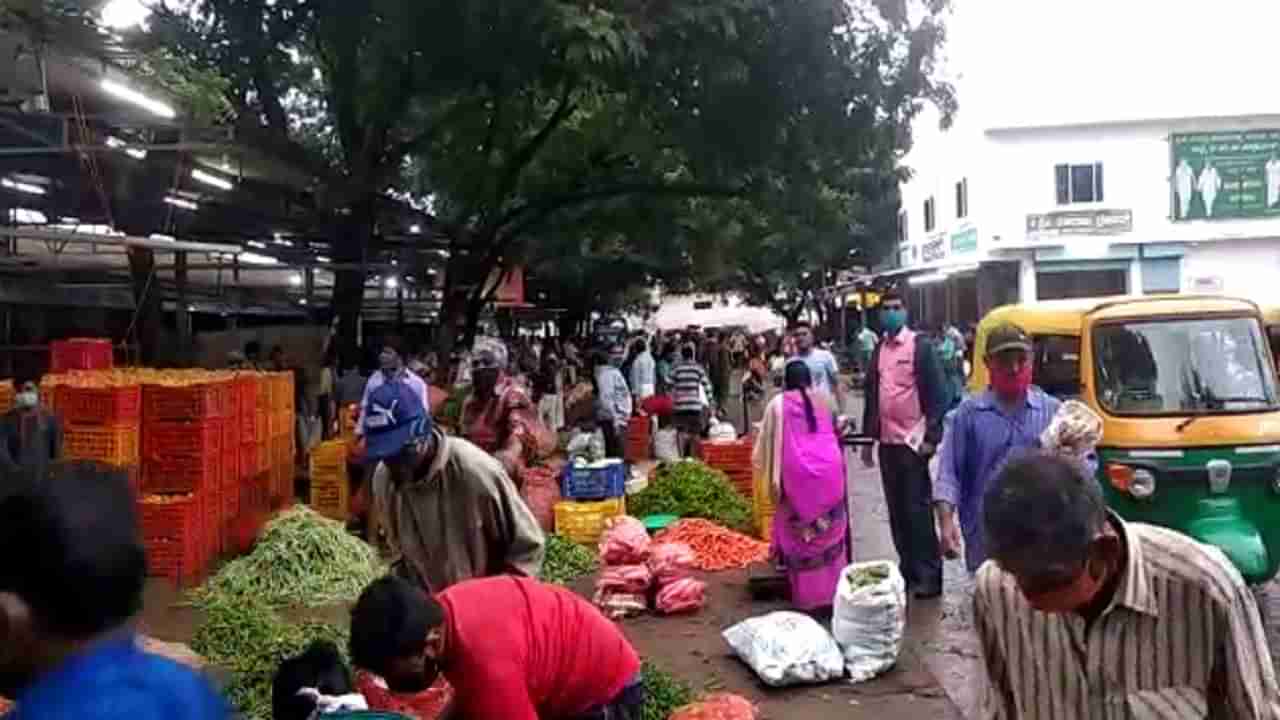 ರಾಜ್ಯದ ಅನೇಕ ಕಡೆ ಸಂಡೇ ಲಾಕ್​ಡೌನ್ ಉಲ್ಲಂಘನೆ