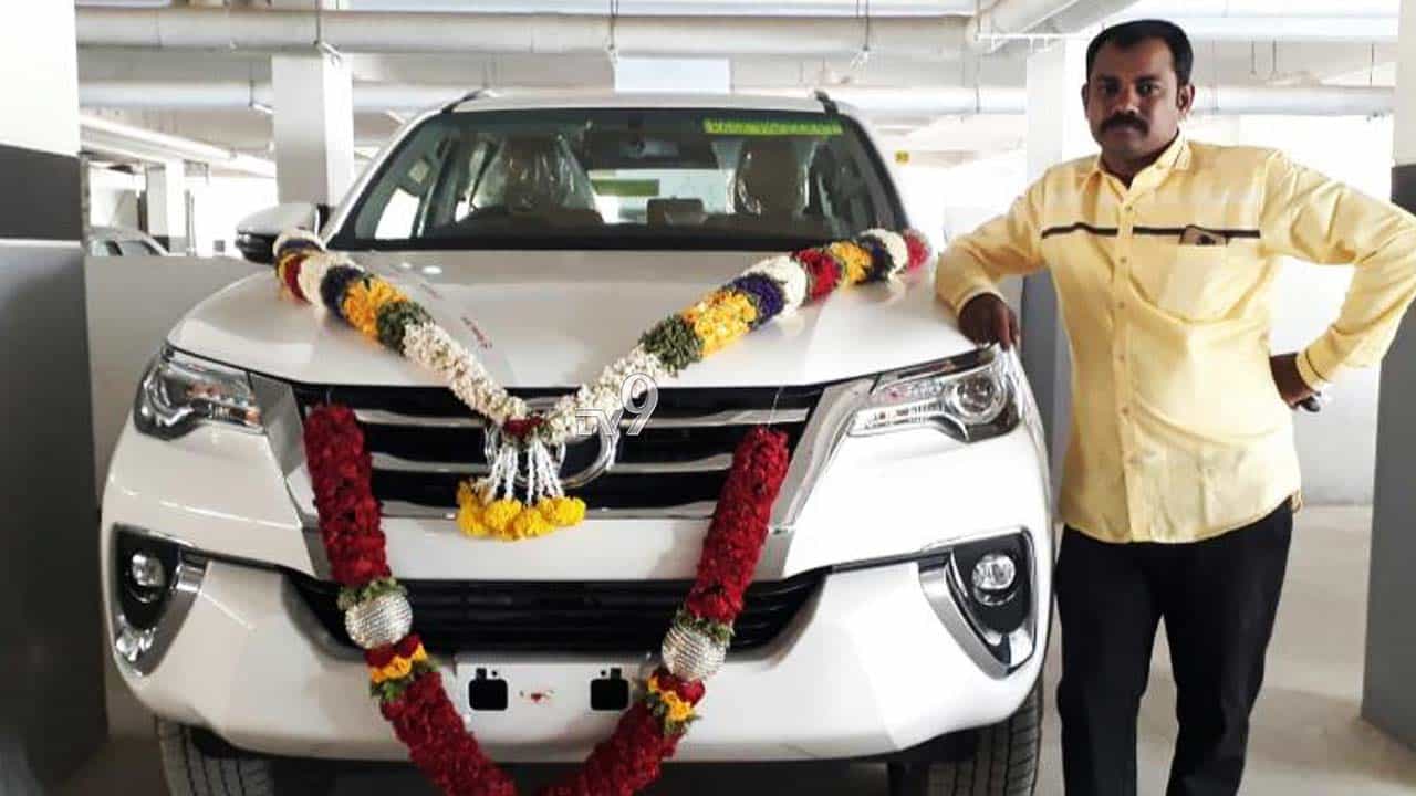 ಮುಂಬರುವ ಕಾರ್ಪೊರೇಟರ್ ಎಲೆಕ್ಷನ್ ಸಿದ್ಧತೆಯಲ್ಲಿದ್ದ ವ್ಯಕ್ತಿಯ ಬರ್ಬರ ಕೊಲೆ, ಎಲ್ಲಿ? ಮುಂಬರುವ ಕಾರ್ಪೊರೇಟರ್ ಎಲೆಕ್ಷನ್ ಸಿದ್ಧತೆಯಲ್ಲಿದ್ದ ವ್ಯಕ್ತಿಯ ಬರ್ಬರ ಕೊಲೆ, ಎಲ್ಲಿ?