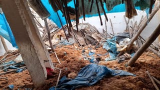 ಆಷಾಢ ಶುಕ್ರವಾರ: ಶೋಭಾ ಕರಂದ್ಲಾಜೆ ಬರಿಗಾಲಲ್ಲಿ ಚಾಮುಂಡಿ ಬೆಟ್ಟ ಹತ್ತಿದ್ದು ವಿವಾದಕ್ಕೆ ಗುರಿಯಾಯ್ತು