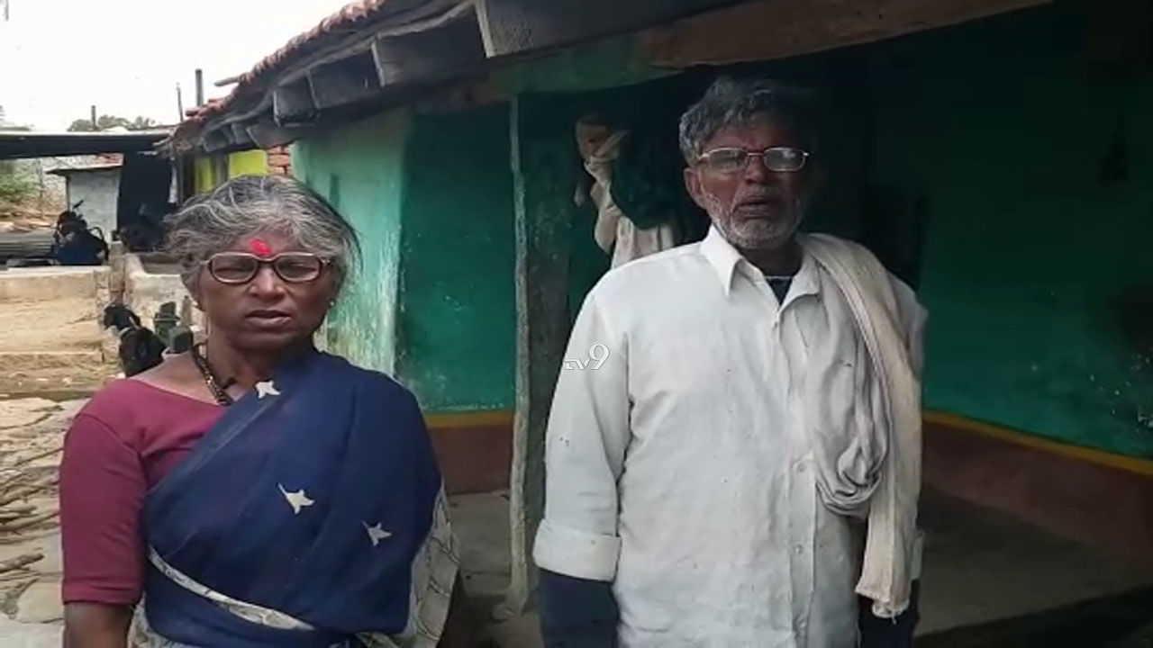 ಅಧಿಕಾರಿಗಳ ಬೇಜವಾಬ್ದಾರಿ: ಲಕ್ಷಾಂತರ ರಾಗಿ ಹಣ ಬೇರೆ ಖಾತೆಗೆ ವರ್ಗಾವಣೆ, ರೈತ ಕಂಗಾಲು.. ಅಧಿಕಾರಿಗಳ ಬೇಜವಾಬ್ದಾರಿ: ಲಕ್ಷಾಂತರ ರಾಗಿ ಹಣ ಬೇರೆ ಖಾತೆಗೆ ವರ್ಗಾವಣೆ, ರೈತ ಕಂಗಾಲು..