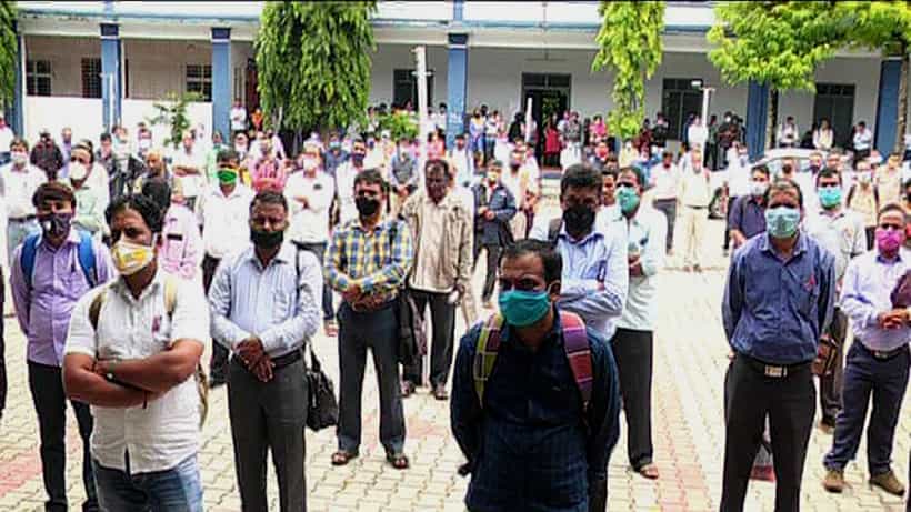 SSLC ಉತ್ತರ ಪತ್ರಿಕೆ ಮೌಲ್ಯಮಾಪನ ವೇಳೆ ಹೃದಯಾಘಾತ: ಶಿಕ್ಷಕ ಸಾವು