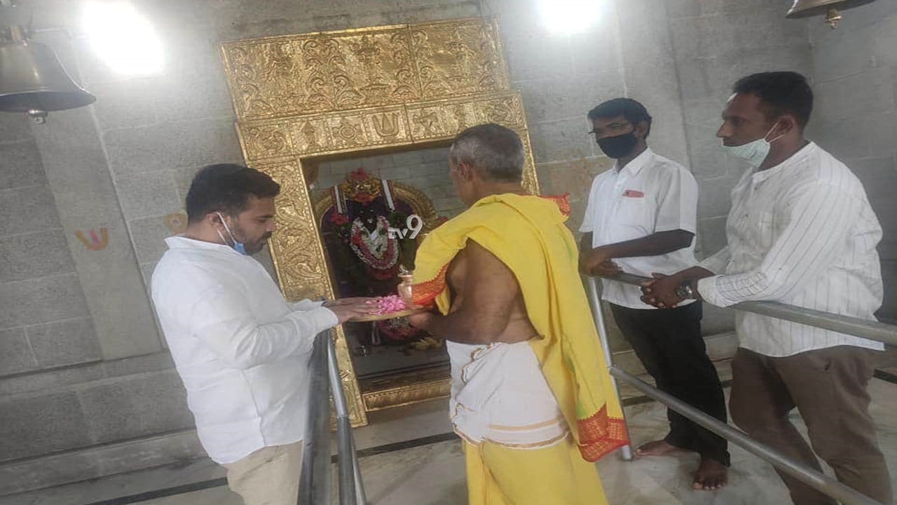 ಕೊರೊನಾದಿಂದ ಗುಣಮುಖವಾಗುತ್ತಲೇ ಫೀಲ್ಡಿಗಿಳಿದ ಶಾಸಕ, ಯಾರದು? ಕೊರೊನಾದಿಂದ ಗುಣಮುಖವಾಗುತ್ತಲೇ ಫೀಲ್ಡಿಗಿಳಿದ ಶಾಸಕ, ಯಾರದು?