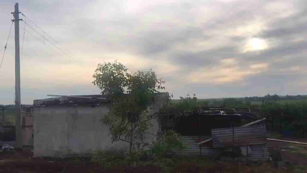 ರೆಡ್ ಹ್ಯಾಂಡ್ ಆಗಿ ಸಿಕ್ಕಿಬಿದ್ದ ವಿವಾಹಿತ ಮಹಿಳೆ ಹಾಗೂ ಯುವಕನನ್ನ ಕೊಚ್ಚಿ ಕೊಚ್ಚಿ ಕೊಂದ್ರು..