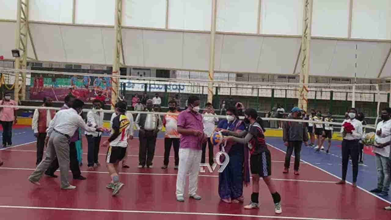 ಅಂತಾರಾಷ್ಟ್ರೀಯ ಒಳಾಂಗಣ ಕ್ರೀಡಾಂಗಣ ಉದ್ಘಾಟಿಸಿದ ಶಾಸಕಿ ಸೌಮ್ಯಾ