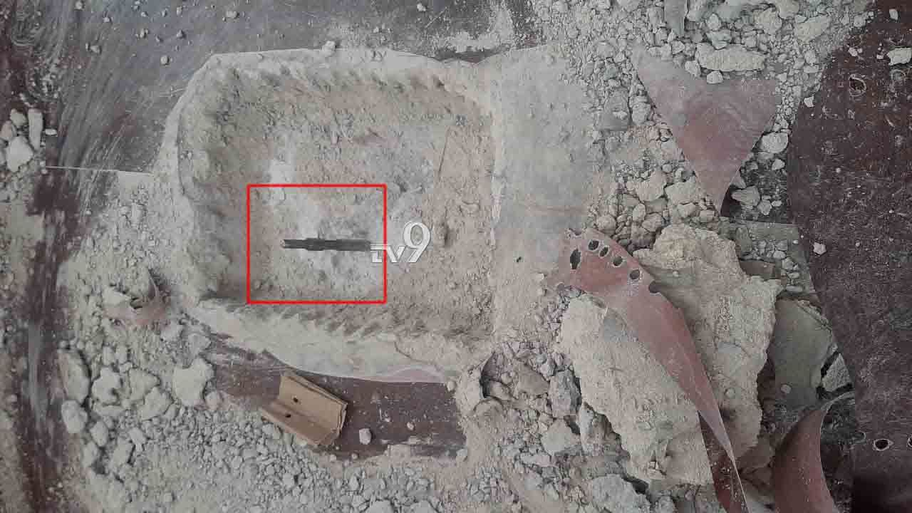 Drilling ಮೆಷಿನ್ ಕೈಕೊಟ್ಟಿದ್ದಕ್ಕೆ ತಪ್ಪಿತು ಭರ್ಜರಿ ಚಿನ್ನದ ಲೂಟಿ, ಎಲ್ಲಿ? Drilling ಮೆಷಿನ್ ಕೈಕೊಟ್ಟಿದ್ದಕ್ಕೆ ತಪ್ಪಿತು ಭರ್ಜರಿ ಚಿನ್ನದ ಲೂಟಿ, ಎಲ್ಲಿ?