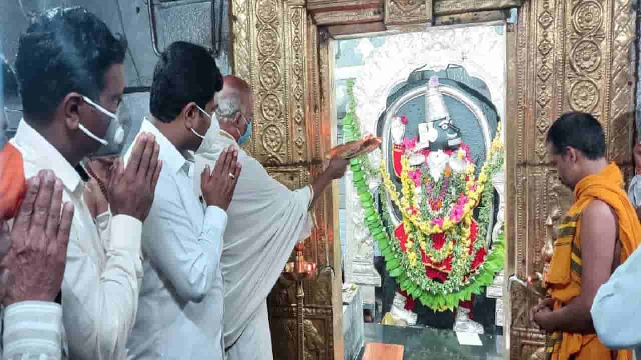 BSYಗೆ ಕೊರೊನಾ: ಹುಚ್ಚರಾಯಸ್ವಾಮಿಗೆ ವಿಶೇಷ ಪೂಜೆ, ಯಾರಿಂದ?