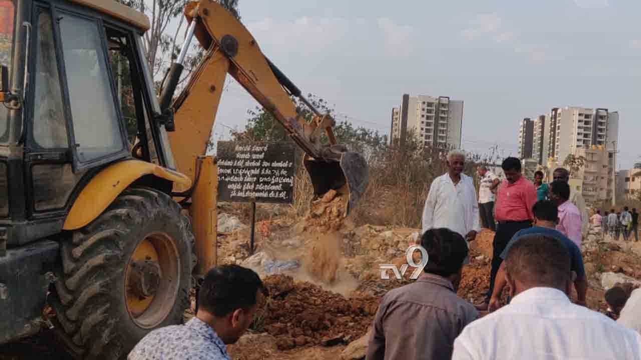 ಯಲಹಂಕ ಭೂಗಳ್ಳರ ವಿರುದ್ಧ ಗುಡುಗಿದ ತಹಶೀಲ್ದಾರ್: ಒತ್ತುವರಿ ತೆರವು ಯಲಹಂಕ ಭೂಗಳ್ಳರ ವಿರುದ್ಧ ಗುಡುಗಿದ ತಹಶೀಲ್ದಾರ್: ಒತ್ತುವರಿ ತೆರವು