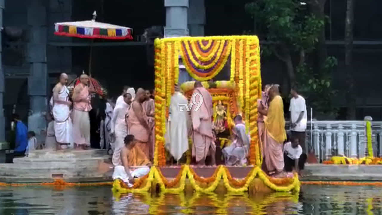 ಇಂದು ಕೃಷ್ಣಜನ್ಮಾಷ್ಟಮಿ, ಇಸ್ಕಾನ್ನಲ್ಲಿ ಕೃಷ್ಣನಿಗೆ ವಿಶೇಷ ಪೂಜೆ ಇಂದು ಕೃಷ್ಣಜನ್ಮಾಷ್ಟಮಿ, ಇಸ್ಕಾನ್ನಲ್ಲಿ ಕೃಷ್ಣನಿಗೆ ವಿಶೇಷ ಪೂಜೆ