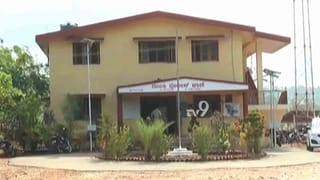 ಒಂದೆಡೆ ಸೋಂಕಿತರಿಲ್ಲದೆ ಬೆಡ್​ ಖಾಲಿ ಖಾಲಿ, ಈ ಕಡೆ ಬೆಡ್​ ವ್ಯವಸ್ಥೆಯೇ ಇಲ್ಲ!