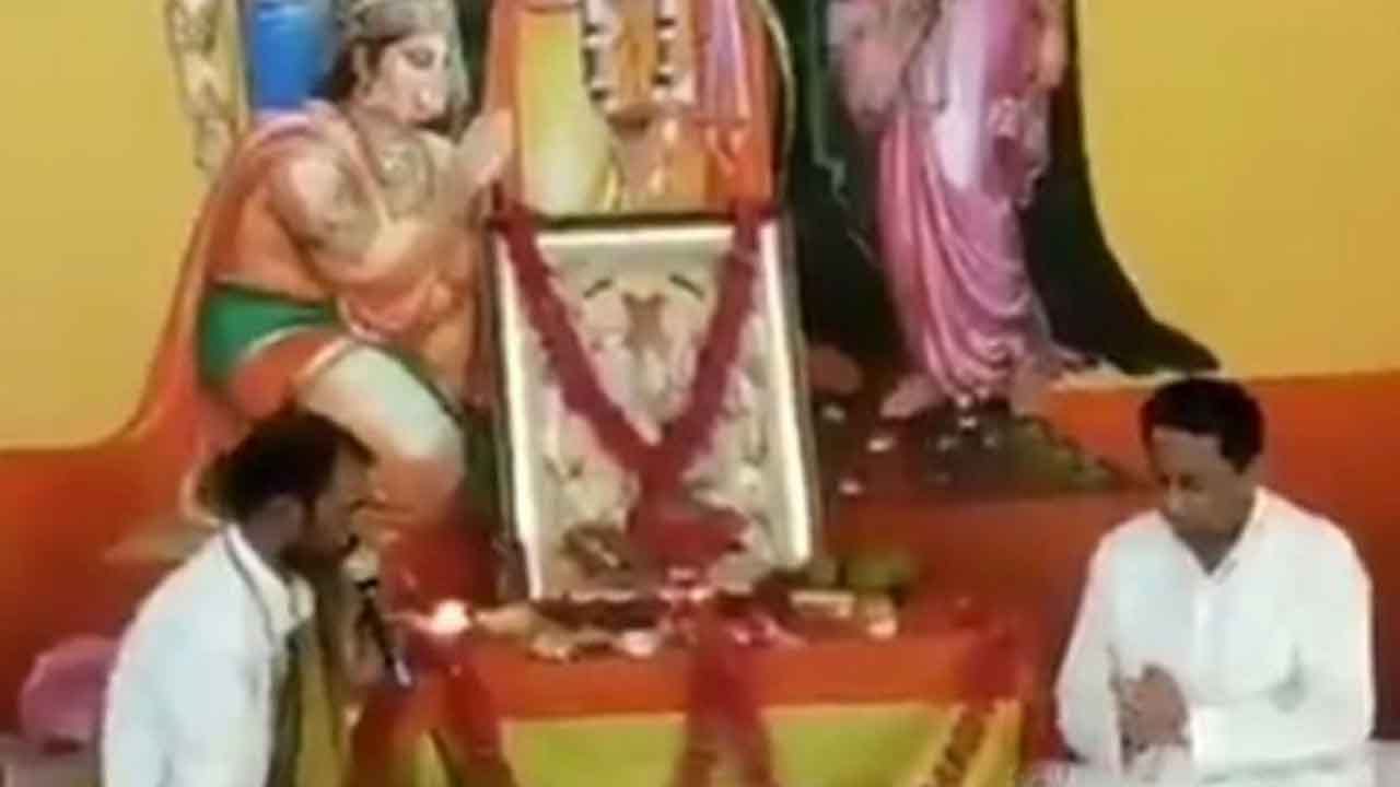 ರಾಮ ಮಂದಿರಕ್ಕೆ 11 ಬೆಳ್ಳಿ ಇಟ್ಟಿಗೆ ಕಳಿಸ್ತಿದ್ದಾರಂತೆ ಕಾಂಗ್ರೆಸ್ಸಿನ ಕಮಲನಾಥ್! ರಾಮ ಮಂದಿರಕ್ಕೆ 11 ಬೆಳ್ಳಿ ಇಟ್ಟಿಗೆ ಕಳಿಸ್ತಿದ್ದಾರಂತೆ ಕಾಂಗ್ರೆಸ್ಸಿನ ಕಮಲನಾಥ್!