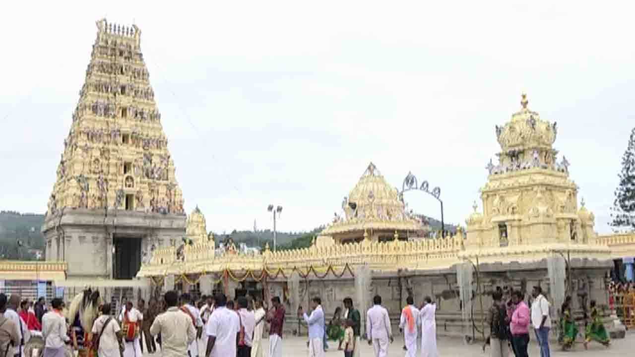 ದೇವರ ‘ಸೇವೆ’ ಮಾಡಲು ಅವಕಾಶವಿಲ್ಲದೆ ಕಂಗಾಲಾಗಿರೋ ಭಕ್ತರಿಗೆ ಗುಡ್ ನ್ಯೂಸ್! ದೇವರ ‘ಸೇವೆ’ ಮಾಡಲು ಅವಕಾಶವಿಲ್ಲದೆ ಕಂಗಾಲಾಗಿರೋ ಭಕ್ತರಿಗೆ ಗುಡ್ ನ್ಯೂಸ್!
